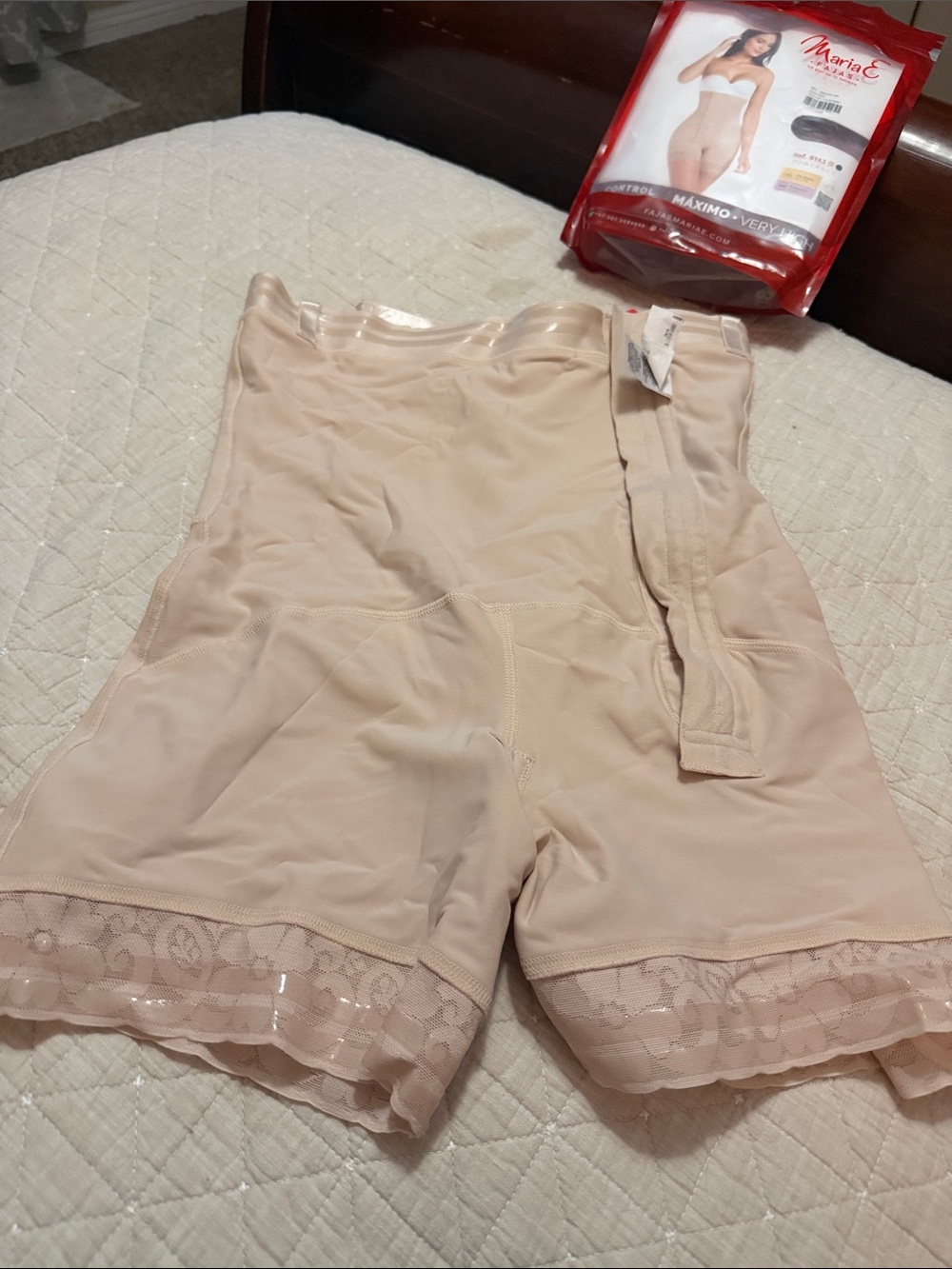 High-Waist Lace Hem Shaping Shorts - Nude